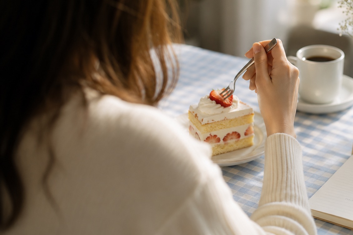 Diabetics should not start the new day with sugary foods like pastries. Graphics: Vy Vy