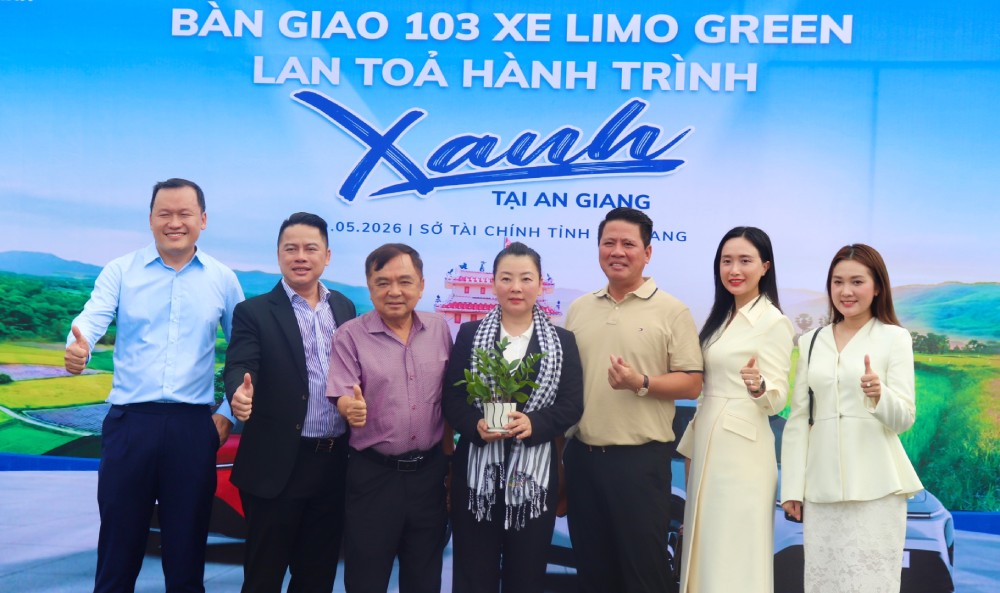 103 xe cung cấp cho Sở Tài chính tỉnh An Giang theo gói thầu số 3. Ảnh: Nam Phương