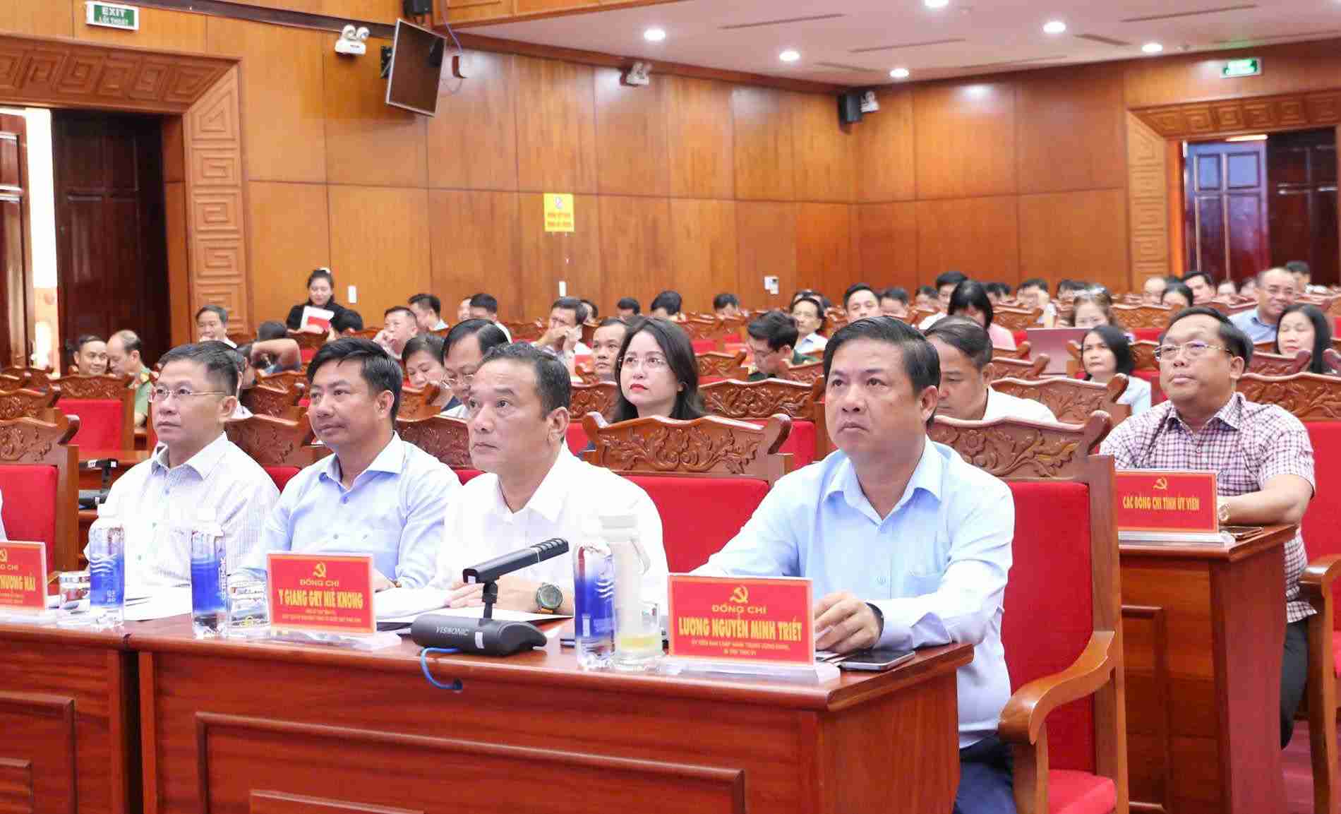 Lãnh đạo tỉnh Đắk Lắk những tháng qua đặc biệt quan tâm, đôn đốc tiến độ các dự án trọng điểm, giải ngân vốn đầu tư công. Ảnh: Bảo Trung