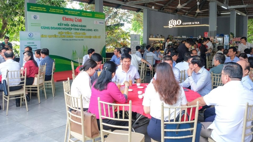 Quang cảnh hội nghị “Kết nối và đồng hành cùng doanh nghiệp tỉnh Vĩnh Long” kỳ 1 tháng 5.2026 với sự tham dự của khoảng 100 doanh nghiệp trên địa bàn tỉnh. Ảnh: 