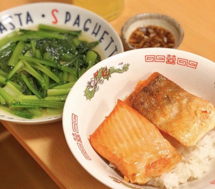 Eating a balanced dinner is a habit that helps improve digestion and control cravings. Photo: Thanh Thanh