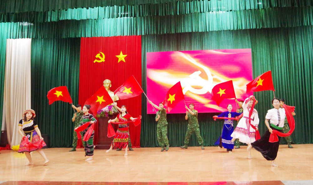 Một trong những phần thi Tuyên truyền viên trẻ sôi nổi tại Hội thi. Ảnh: Văn Hoàn