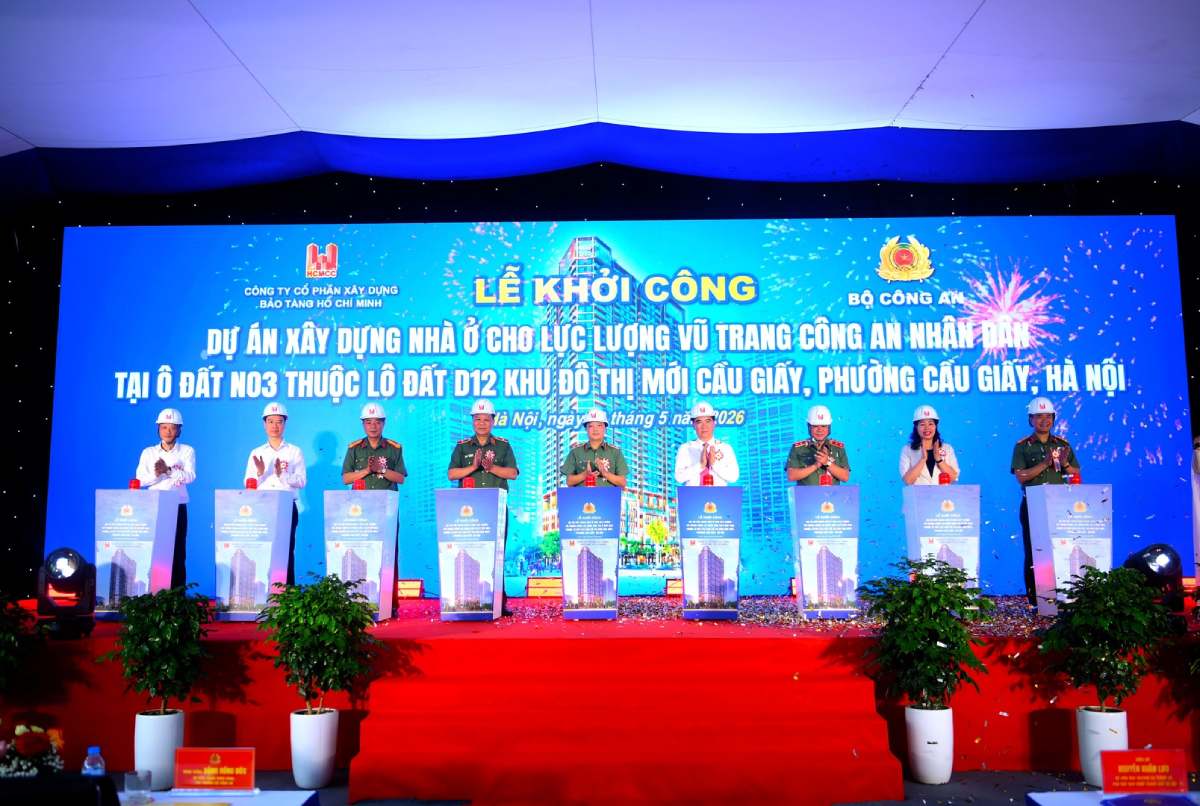 Deputy Minister of Public Security Dang Hong Duc and delegates perform the groundbreaking ceremony of the Project. Photo: Ministry of Public Security