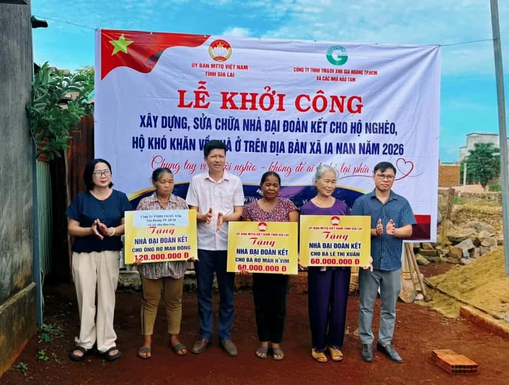 Supporting the construction of Great Solidarity houses for the poor in Ia Nan border commune. Photo: DVCC