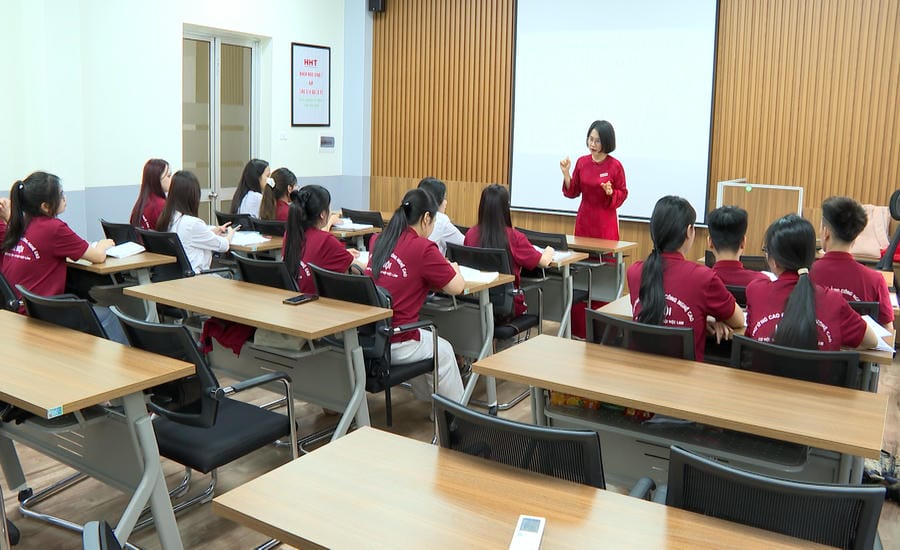 Students of Hanoi High-Tech College during class. Photo: Vu Linh