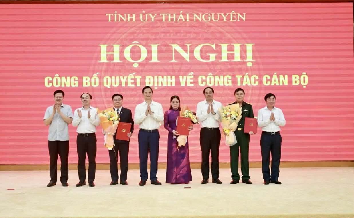 Thái Nguyên annonce les décisions relatives au travail du personnel. Photo: Thái Nguyên GOP