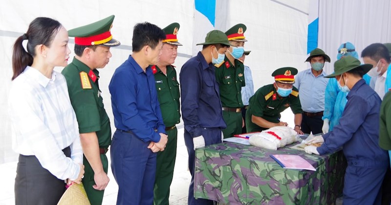 Lấy mẫu sinh thiết hài cốt lính Mỹ hy sinh ở Lào để nhận dạng