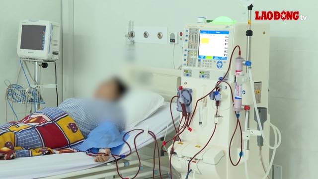 Patients undergo dialysis in Con Dao special zone combined with tourism. Photo: BVTN