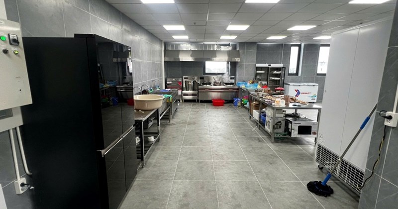 Liên đoàn Lao động hỗ trợ 100 triệu đồng cho bếp ăn tập thể