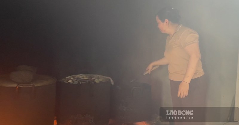 Bếp lò đỏ lửa giữ nghề xôi ống ở vùng cao Lào Cai