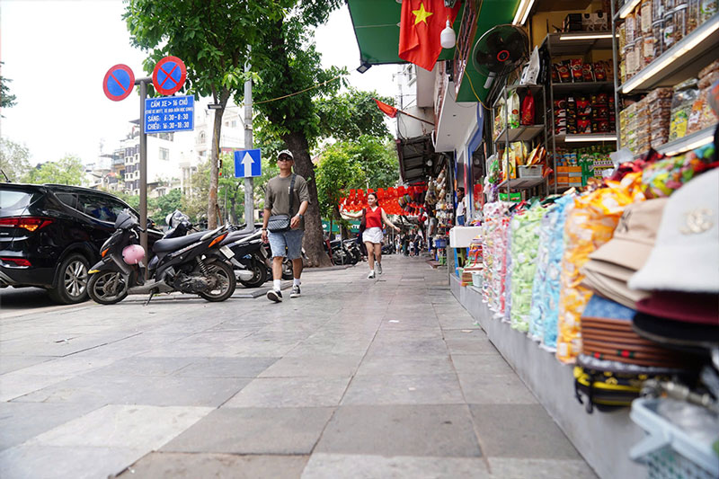 Vỉa hè Hà Nội. Ảnh: Dương Anh