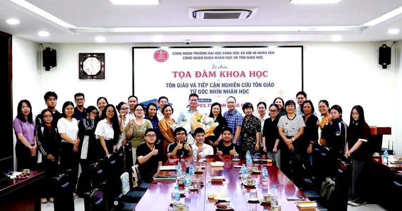 Công đoàn tổ chức hội thảo "Tôn giáo và nghiên cứu tôn giáo