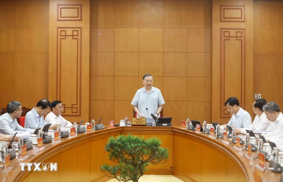 Tại buổi làm việc, Thường trực Ban Chỉ đạo Trung ương cho ý kiến về Đề án “Nghiên cứu ứng dụng và phát triển công nghệ lượng tử phục vụ phát triển kinh tế - xã hội, đảm bảo quốc phòng, an ninh”. Ảnh: TTXVN