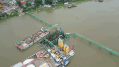 People expect the Tran Hung Dao bridge project to change the appearance of the riverside area