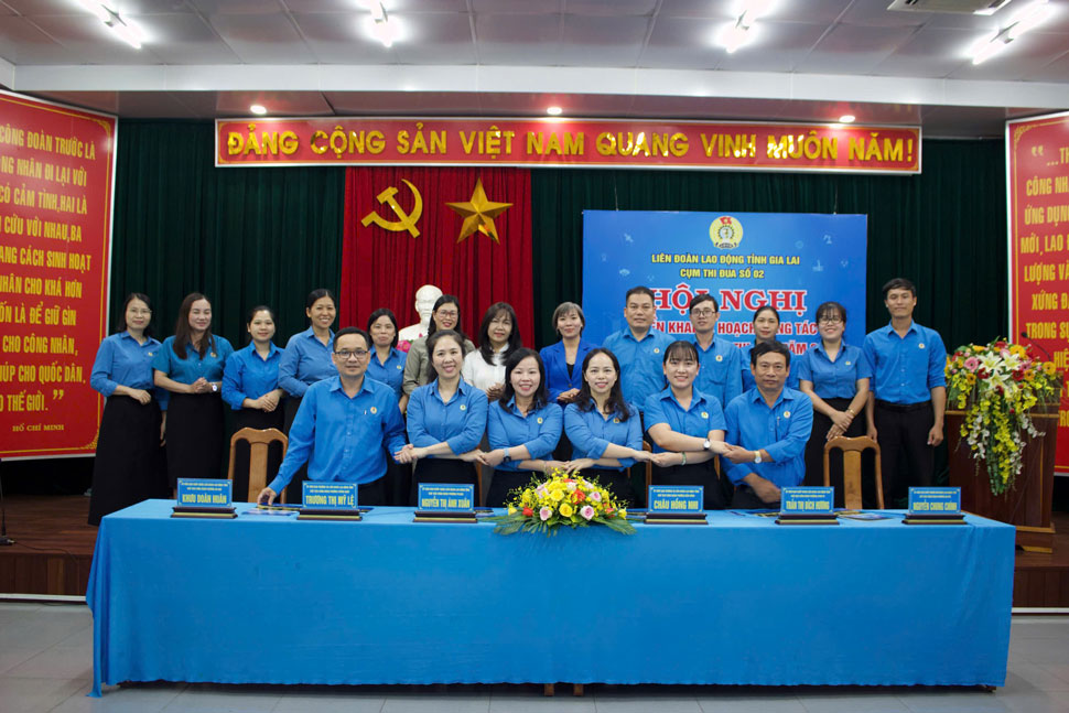 Ward Trade Unions under Emulation Cluster No. 2 compete to improve the material and spiritual life of workers. Photo: Thanh Tuan