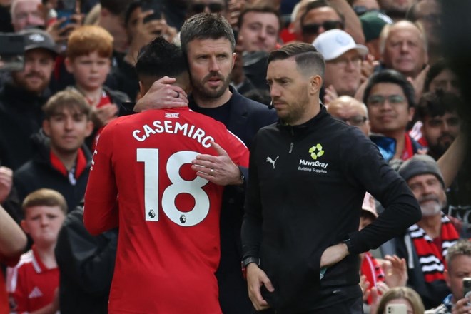 Casemiro đã có màn chia tay xúc động trên sân nhà Old Trafford của Man United. Ảnh: AFP