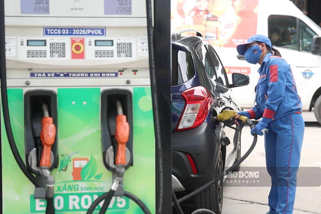 Note how to use E10 gasoline for efficient vehicle operation