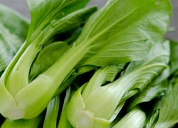 How to supplement calcium in hot weather from green vegetables such as bok choy is an effective choice. Photo: Kieu Vu