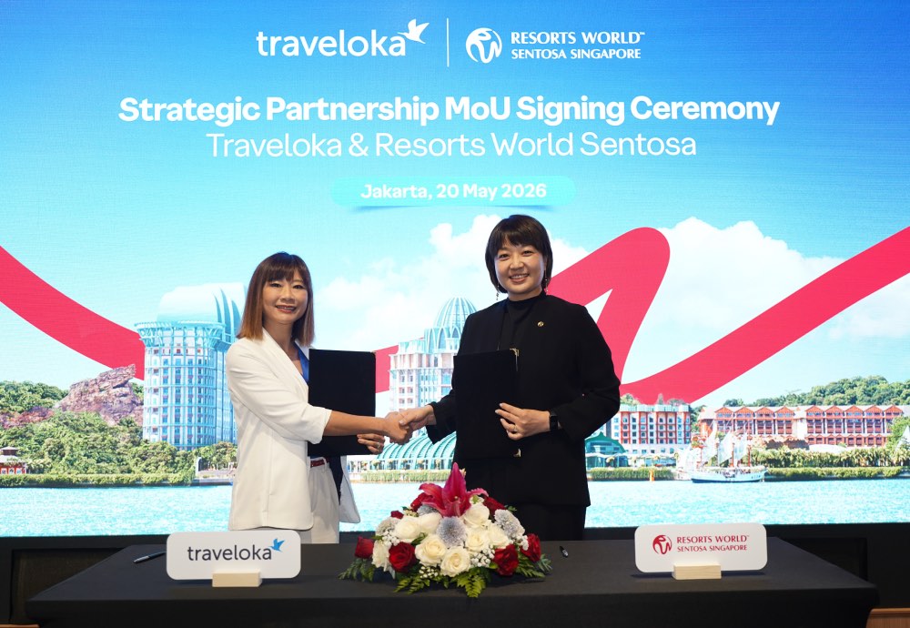 Bà Baidi Li - Phó Chủ tịch Thương mại của Traveloka và bà Jenny Wang - Quyền Phó Chủ tịch Cấp cao phụ trách Kinh doanh & Tiếp thị Khu nghỉ dưỡng của Resorts World Sentosa ký kết Biên bản ghi nhớ hợp tác chiến lược (MoU) giữa Traveloka và Resorts World Sentosa. Ảnh: Traveloka 