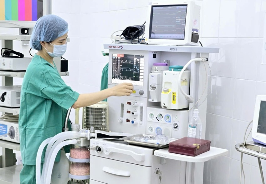 Hue health sector operates modern medical examination and treatment equipment at Phong Dien Medical Center. Photo: Khanh Thu.