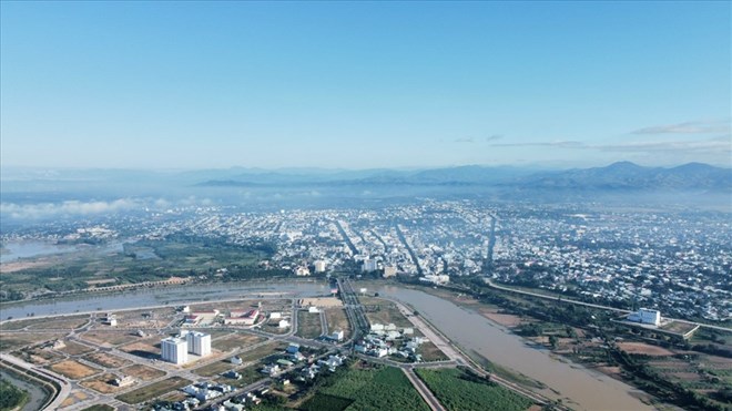 The expressway project will quickly and conveniently connect the two major urban areas, the east-west axis of Quang Ngai. Photo: Thanh Tuan