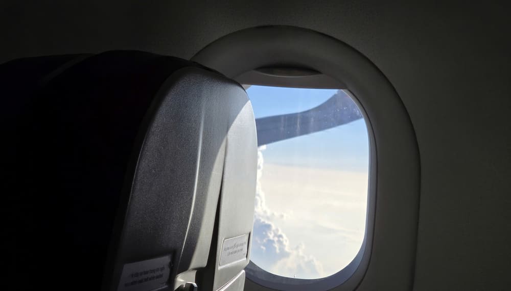 Choosing a seat position near the window is the secret to help housewives admire the scenery above. Photo: Tuan Dat