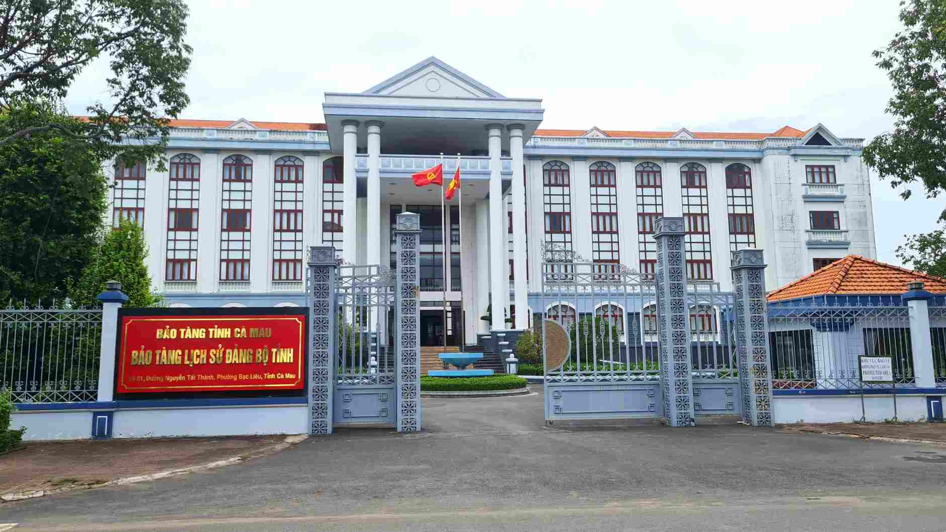 Trụ sở Tỉnh uỷ Bạc Liêu cũ được bố trí làm Bảo tàng Đảng bộ tỉnh Minh Hải. Ảnh: Nhật Hồ.