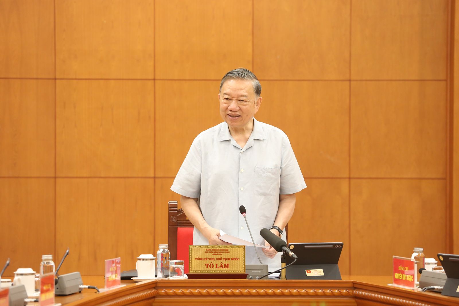 General Secretary and President To Lam speaks at the working session. Photo: Hien Hoa