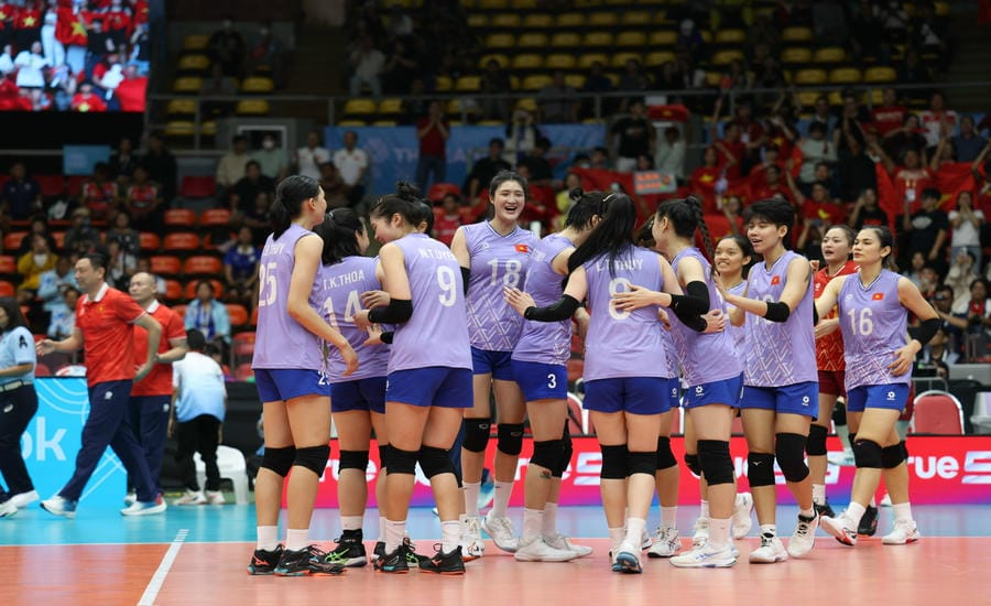 The Vietnamese women's volleyball team in the near future will have more young faces for additional training to prepare for many professional tasks. Photo: Minh Dan