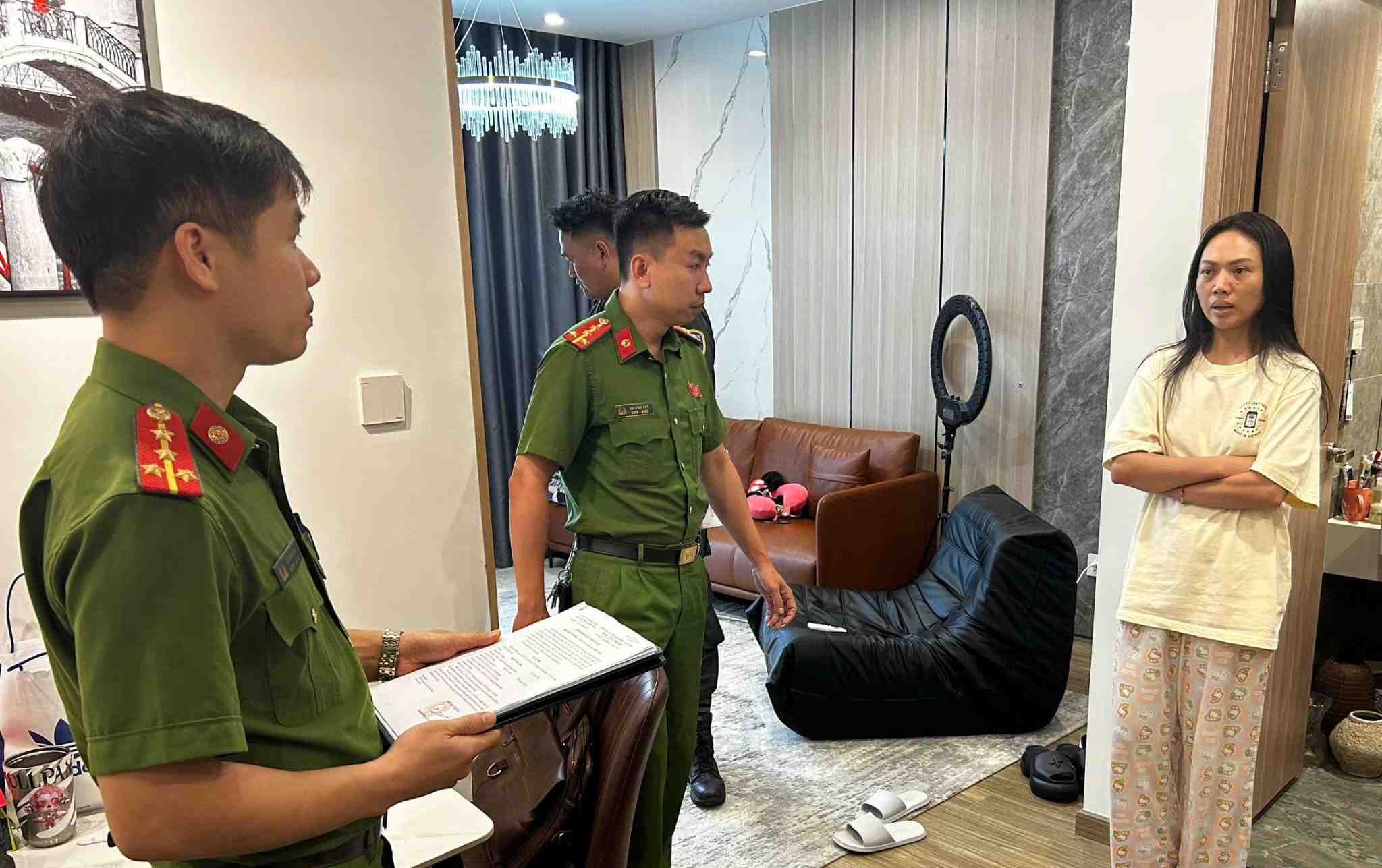 Đối tượng Nguyễn Thu Trang bị Cơ quan CSĐT Công an tỉnh Ninh Bình khởi tố về hành vi "Lừa đảo chiếm đoạt tài sản". Ảnh: Diệu Anh