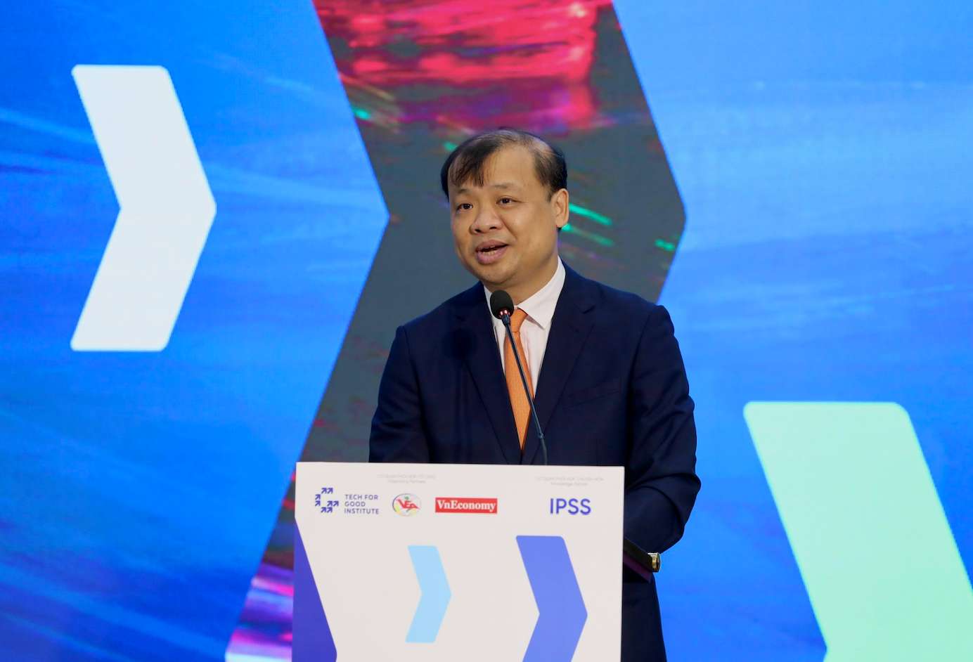 Ông Nguyễn Hoa Cương nhấn mạnh AI sẽ tạo ra tác động sâu rộng tới mọi lĩnh vực và mọi cấp độ quản lý. Ảnh: VEA