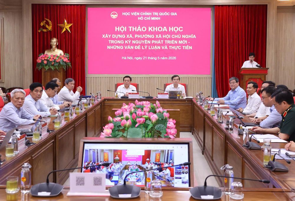 Toàn cảnh