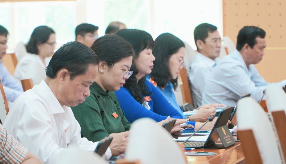 Đại biểu dự kỳ họp. Ảnh: Nguyên Anh