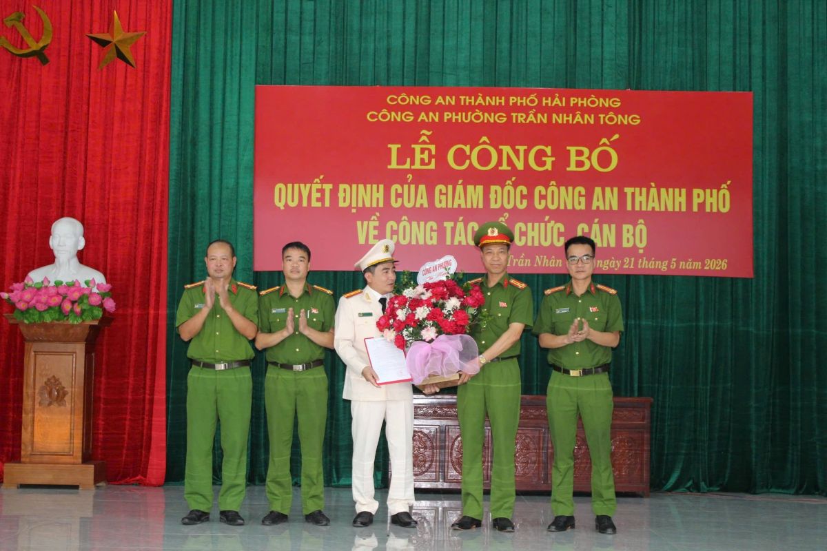 Former Deputy Head of the Propaganda, Investigation, Accident Resolution and Traffic Handling Team of the Traffic Police Department of Hai Phong City Police was transferred to be Deputy Head of Tran Nhan Tong Ward Police. Photo: Tran Nhan Tong Ward