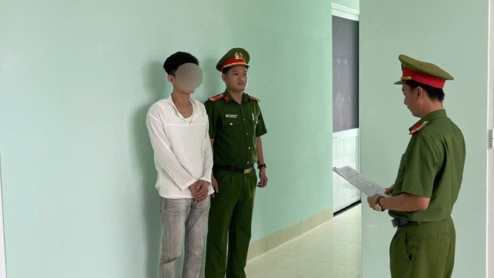Một trường hợp thuộc diện quản lý sau cai nghiện tại xã Tây Yên, An Giang nhưng vẫn sử dụng trái phép chất ma túy, bị xử lý. Ảnh: Công an cung cấp