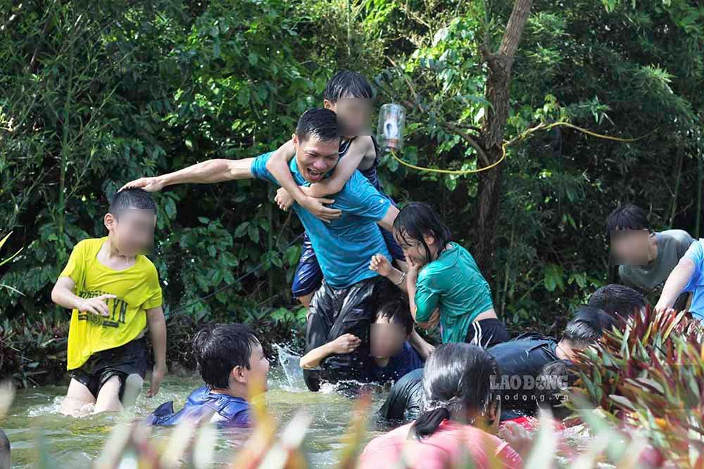 Tham gia trại hè đúng cách giúp trẻ phát triển về mọi mặt. Ảnh: Quang Đạt