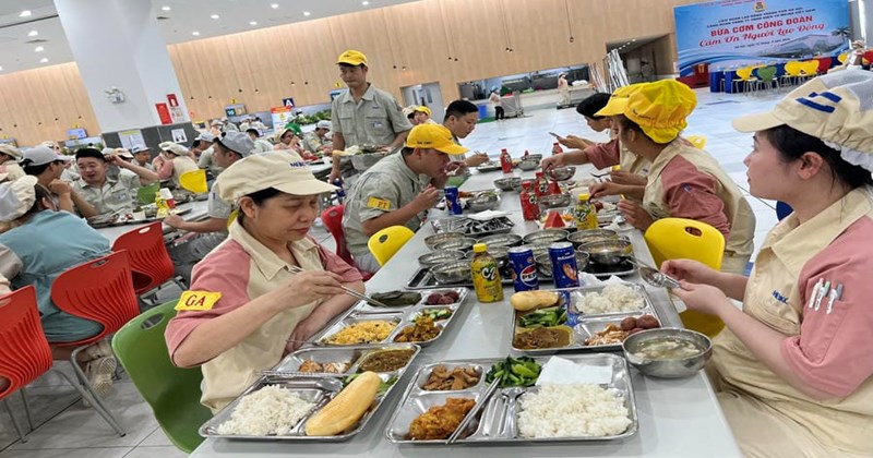 Bữa ăn Công đoàn: Nơi sẻ chia, tri ân và lan tỏa yêu thương