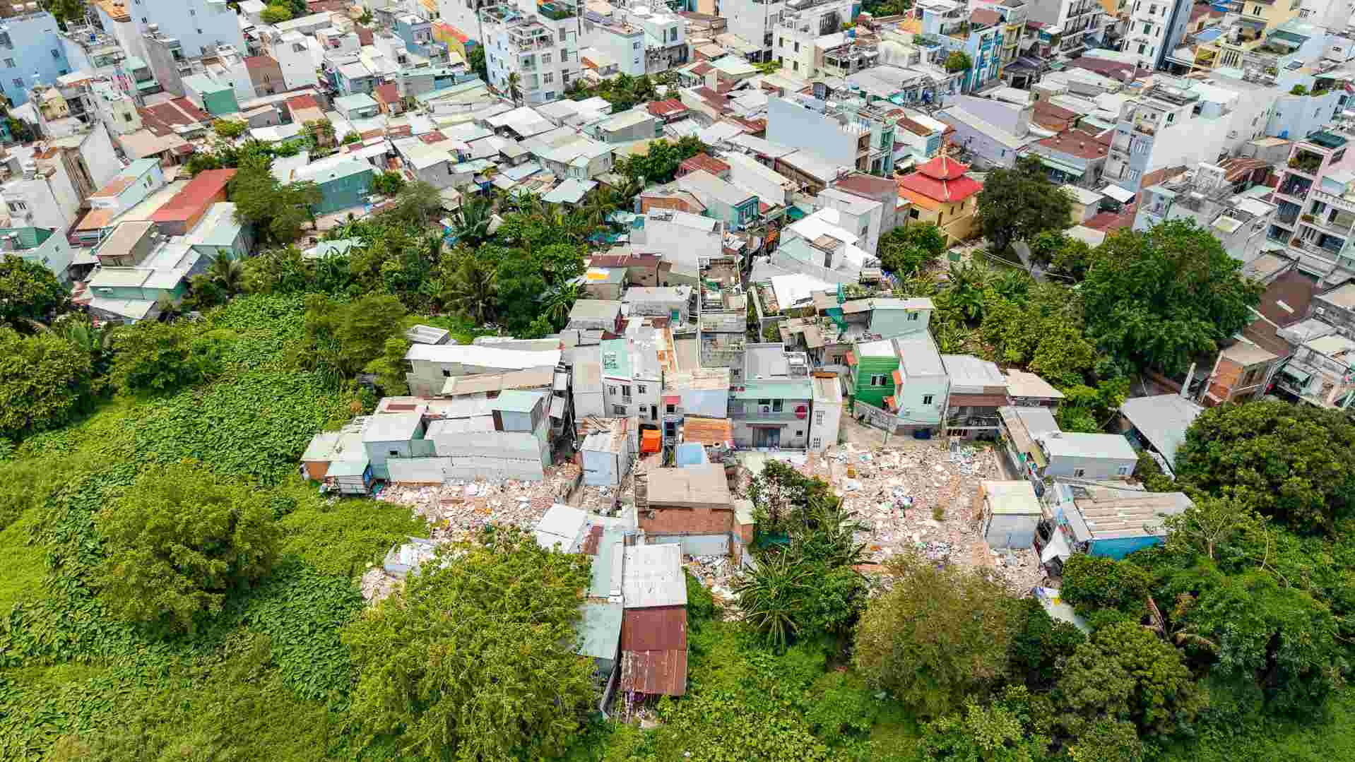 Site clearance for renovating Xuyen Tam canal in Ho Chi Minh City. Photo: Anh Tu