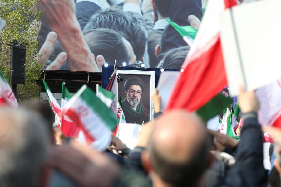 El líder supremo iraní, Mojtaba Khamenei, es quien tiene la voz decisiva en los asuntos más importantes del estado iraní. Foto: Xinhua
