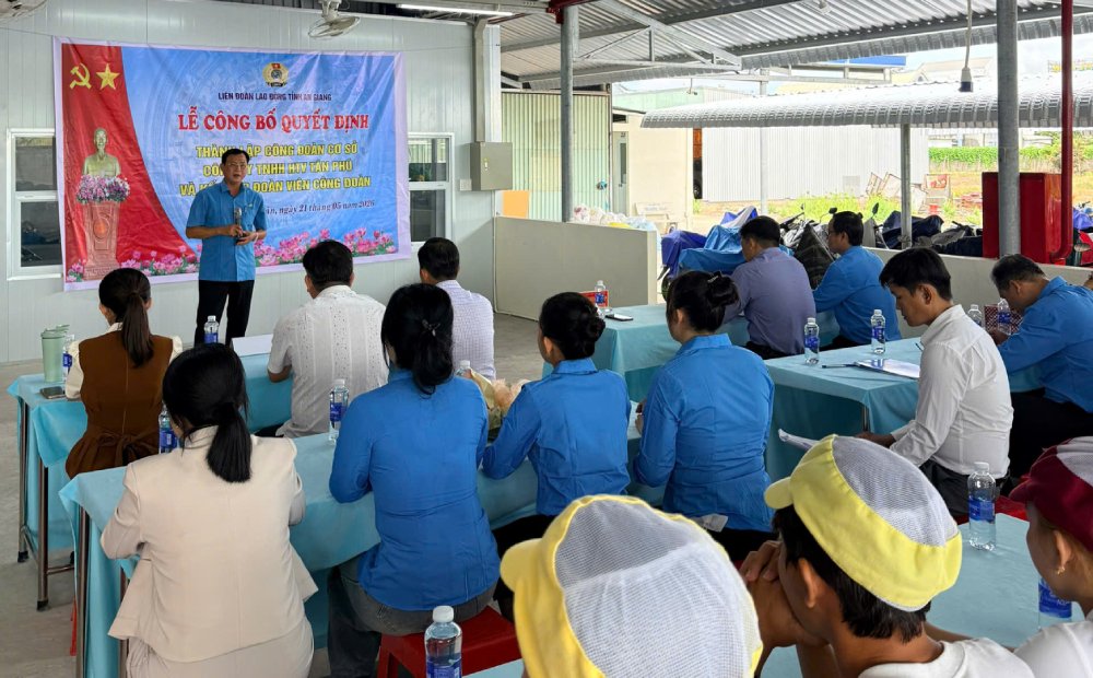 Đại biểu dự lễ công bố. Ảnh: Quang Vương