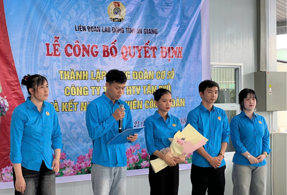 Establishment of the grassroots Trade Union of Tan Phu Two Member Co., Ltd. with 192 union members. Photo: Quang Vuong