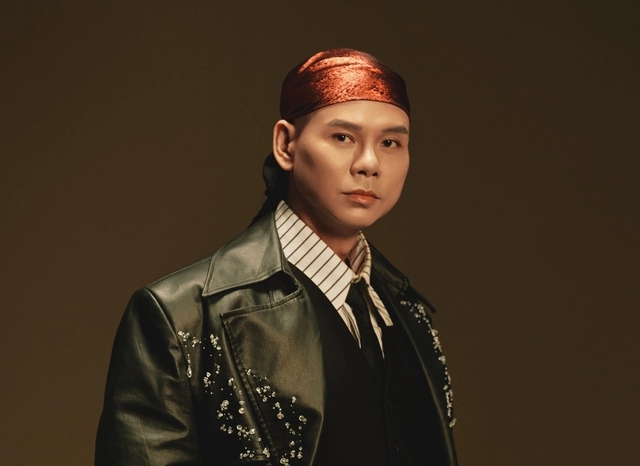 Singer Phan Dinh Tung is the person who sang the birthday song that caused a fever for many years. Photo: Artist provided.
