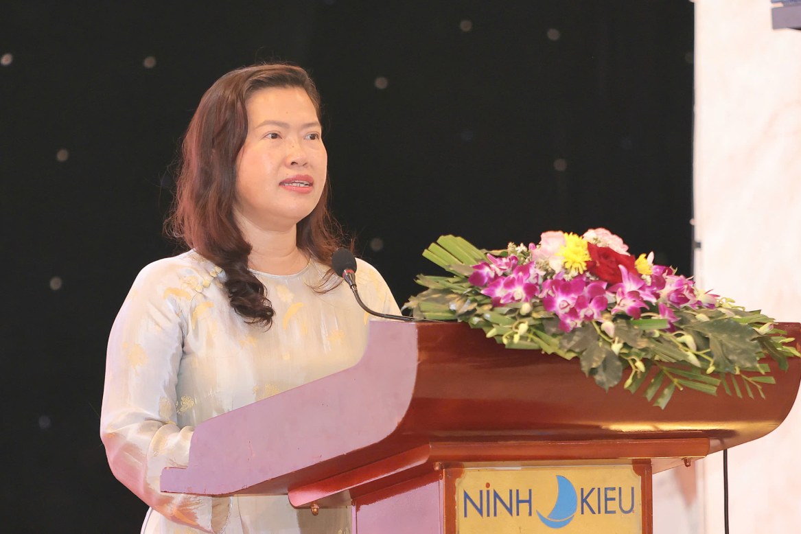 Bà Nguyễn Thị Ngọc Điệp - Phó Chủ tịch UBND TP Cần Thơ phát biểu tại hội nghị. Ảnh: Tạ Quang