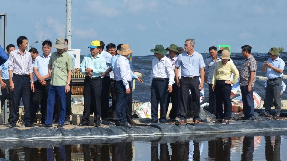 Công tác xử lý nước rỉ rác tại bãi rác An Hiệp được tăng cường trong mùa mưa. Ảnh: Hoàng Lộc