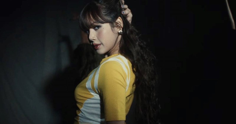 Lisa (Blackpink) rap, khoe vũ đạo trong MV cổ vũ World Cup