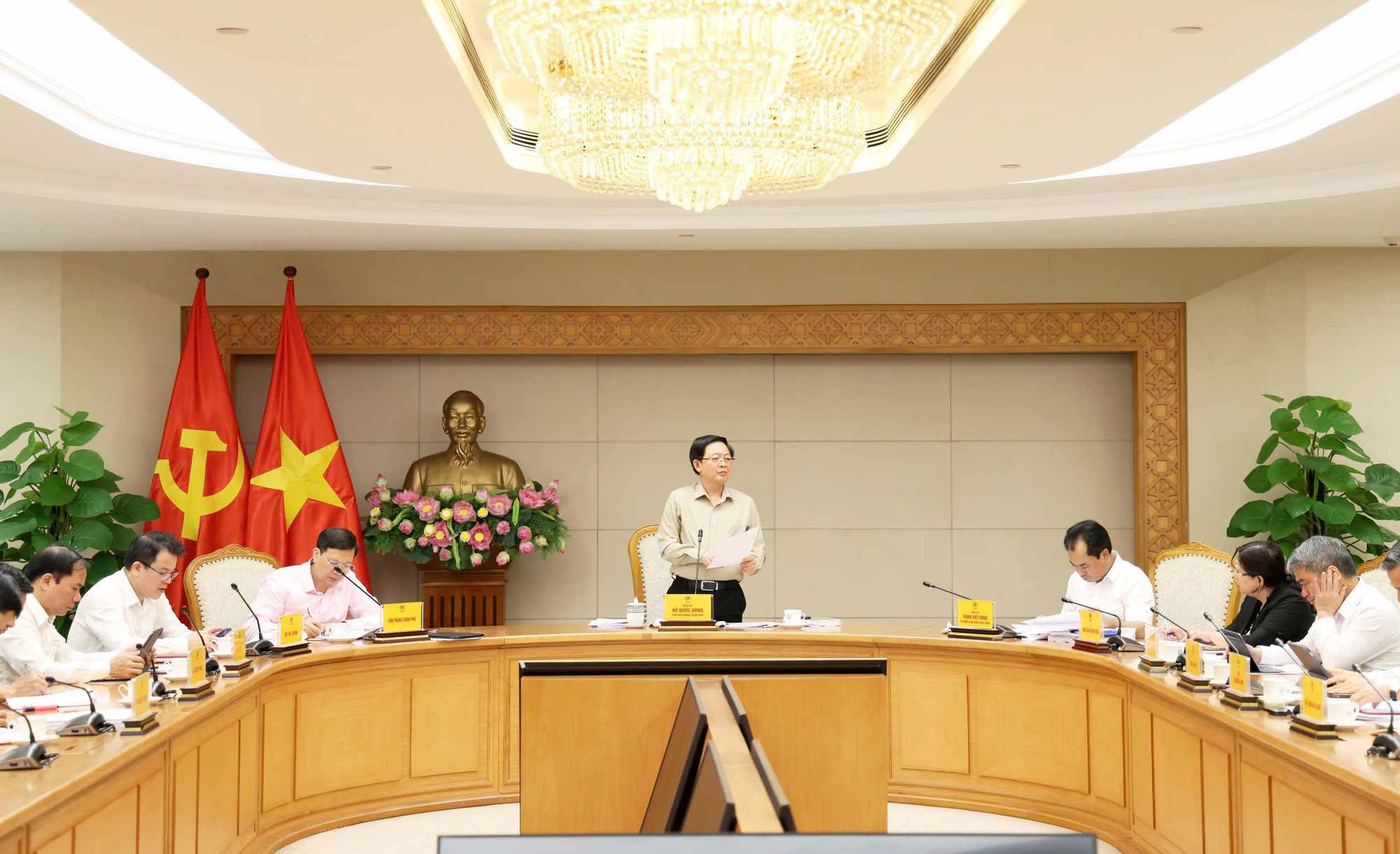 Toàn cảnh cuộc họp.