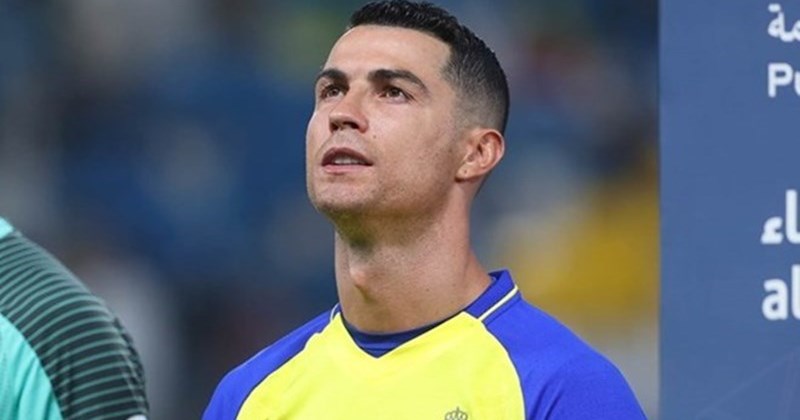 Ronaldo bật khóc trong hạnh phúc