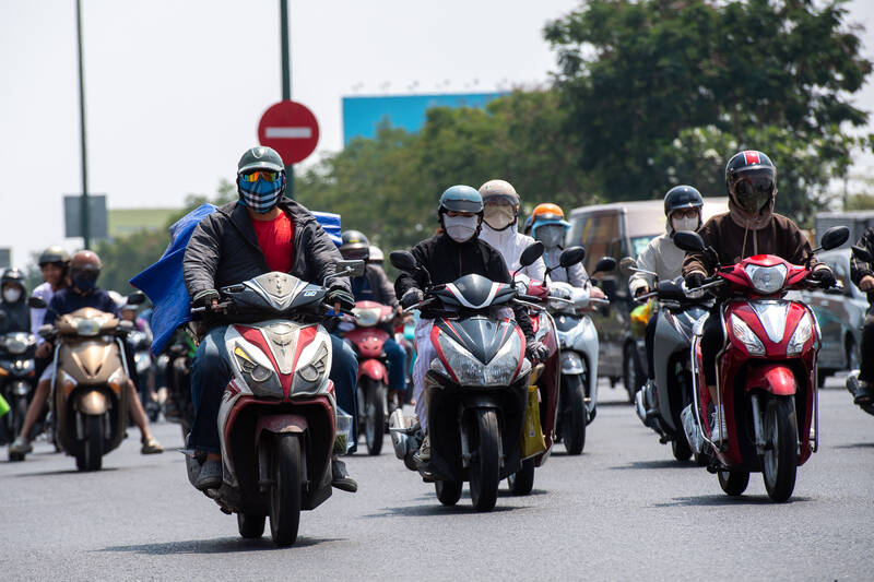 Hot weather returns to the South. Photo: Thai Bao
