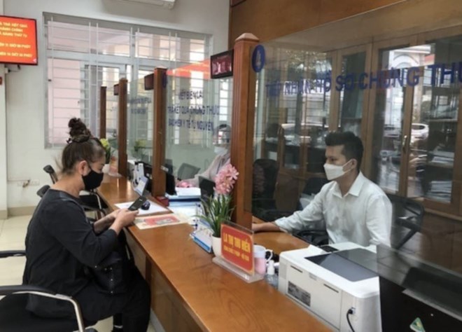 People holding positions from Head of Department and equivalent with position allowances from 0.25 or more working in state agencies are obliged to declare assets according to the provisions of the Law on Anti-Corruption. Photo: Hanh An