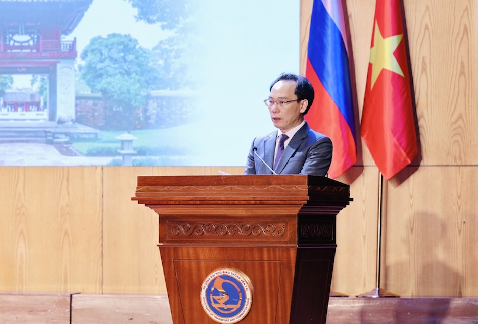 Bộ trưởng Bộ GDĐT Hoàng Minh Sơn phát biểu. Ảnh: Nguyễn Mạnh